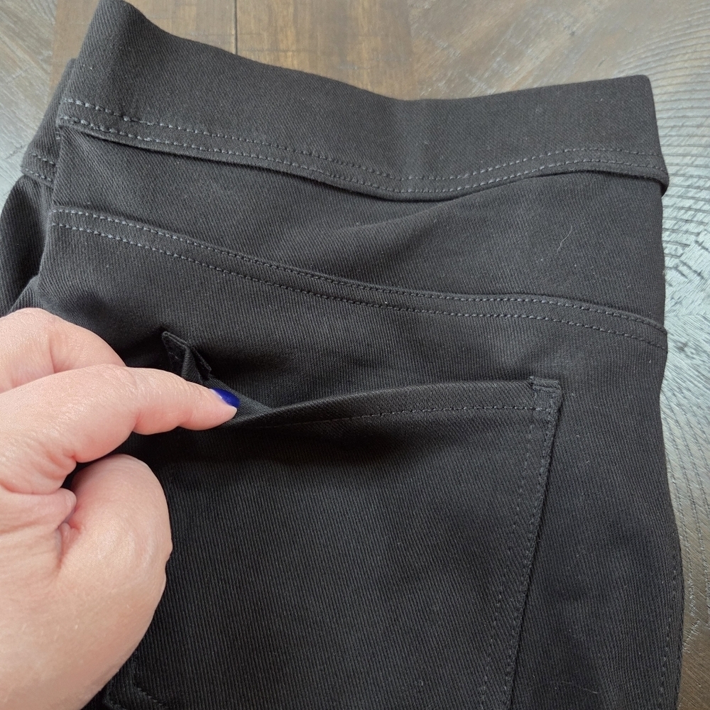Black Capri Jeggings XXL (20) Fitted Stretch Pull-On Back Pockets Plus Size New - Picture 4 of 11